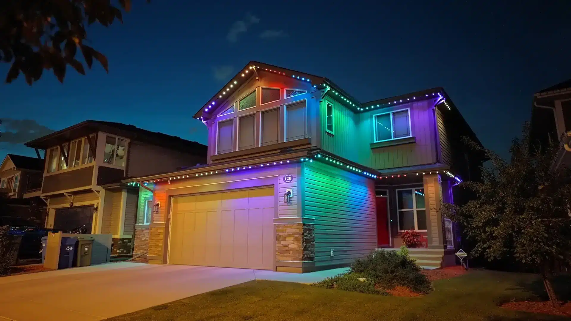 Multicolor roofline lighting